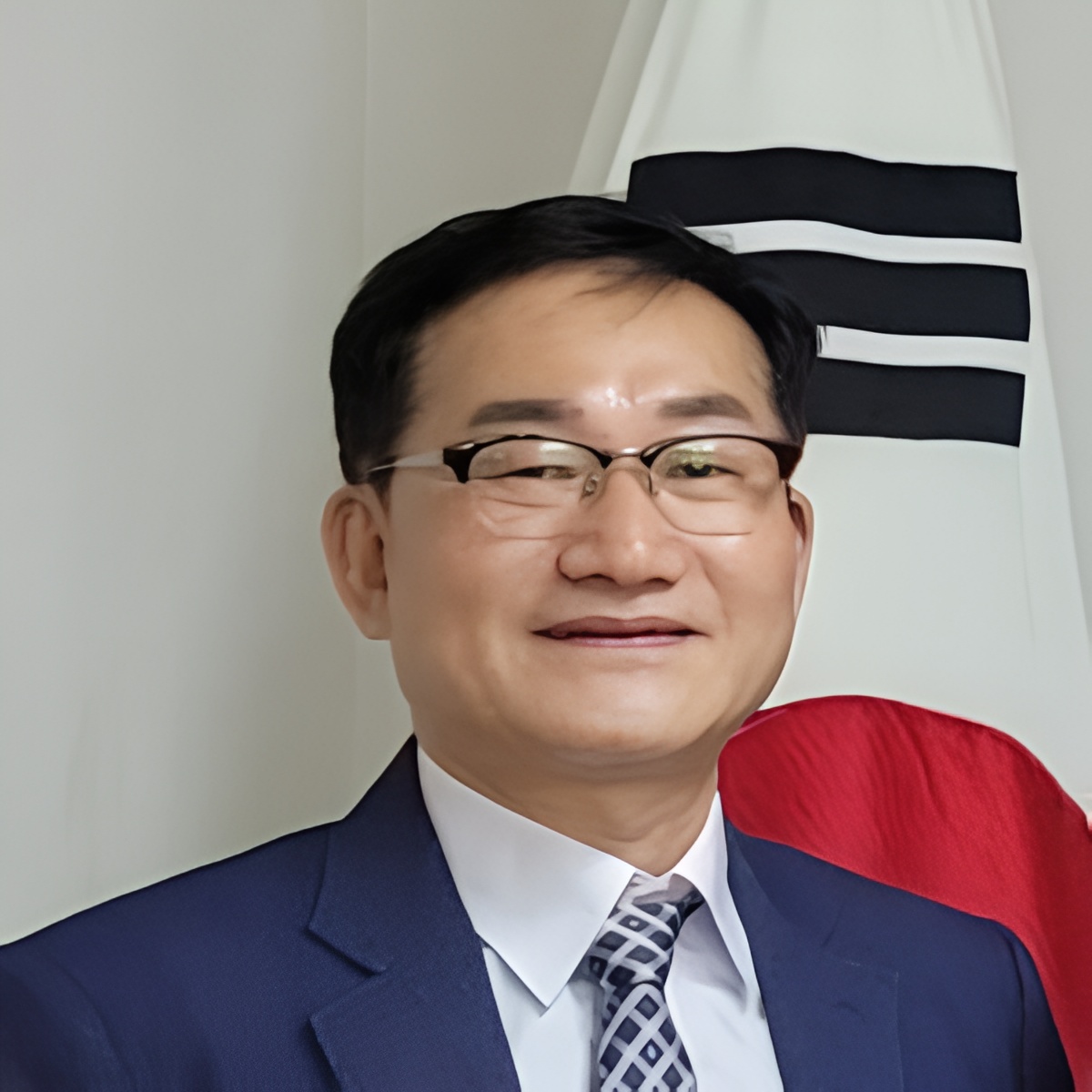Dr. Seongtaek Hong